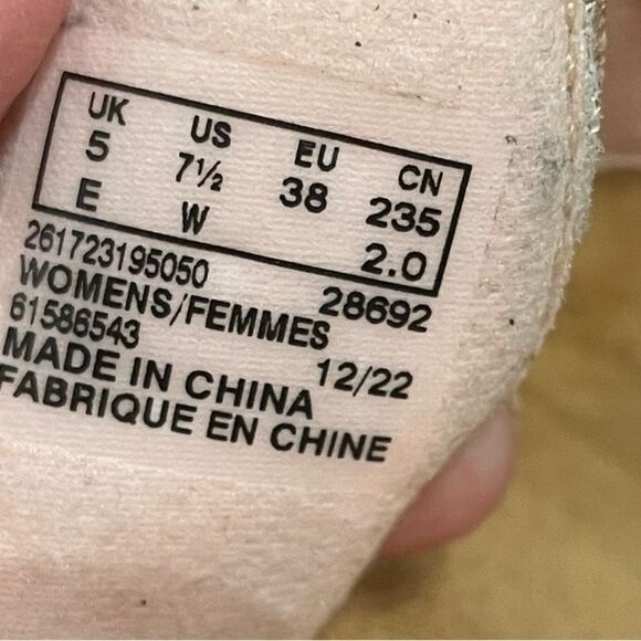 Clarks Pink Double Strap Slide Sandals, Size 7.5 W - Picture 10 of 10